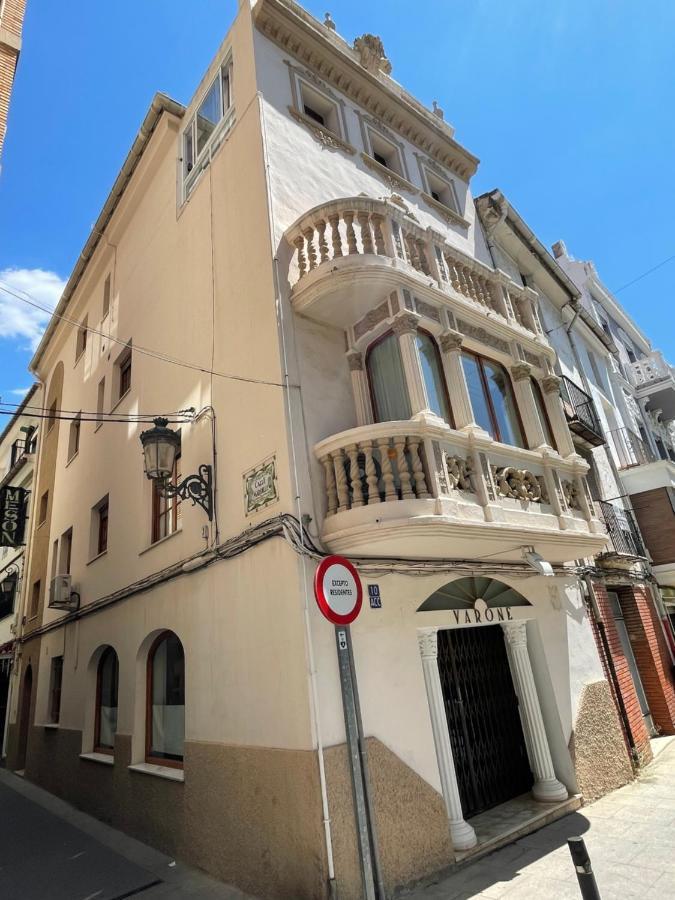 Varone Requena Ngoại thất bức ảnh