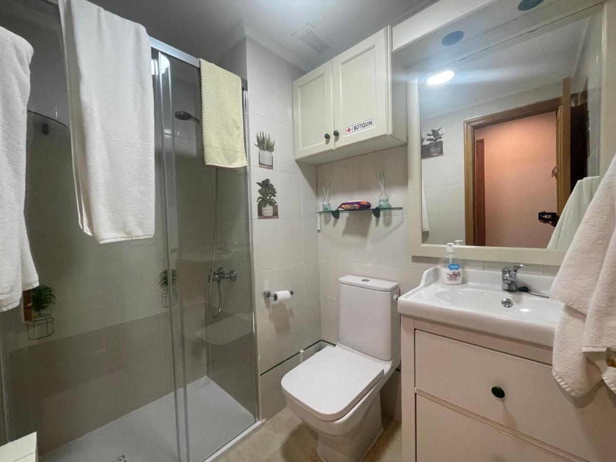 Varone Requena Ngoại thất bức ảnh